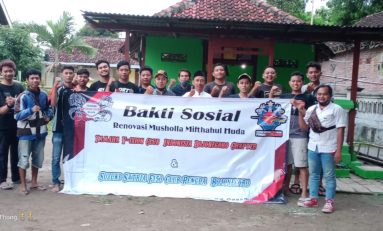 SSFC Bojonegoro & YVCI-BJ Gotong Royong  Renovasi Musholla Kampung